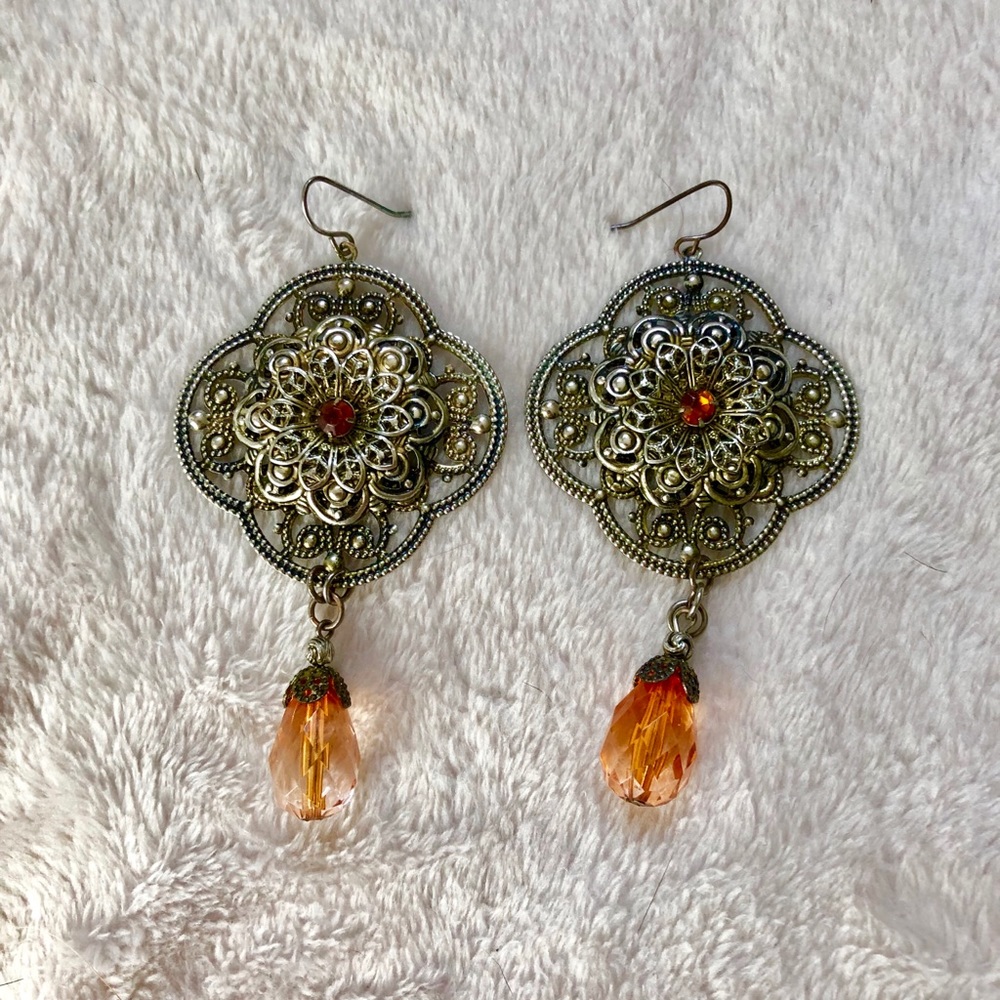 Dangle earrings